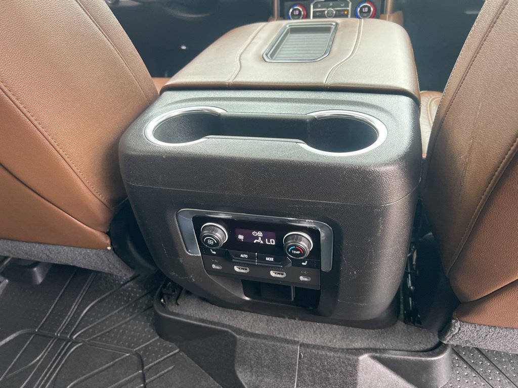 Used 2021 Chevrolet Suburban High Country AWD/4WD image 21