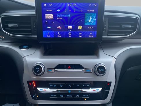 Certified 2023 Ford Explorer XLT w/ Equipment Group 202A image 20