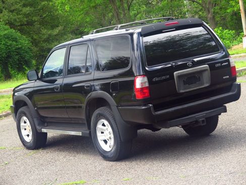Used 1999 Toyota 4Runner SR5 AWD/4WD image 17