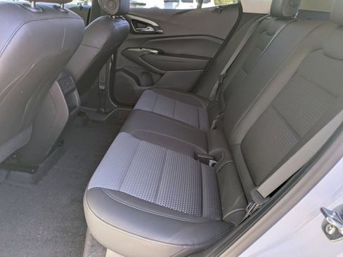 Used 2025 Chevrolet Trax LT w/ LT Convenience Package image 28