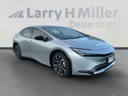 Used 2024 Toyota Prius Prime Premium image 7