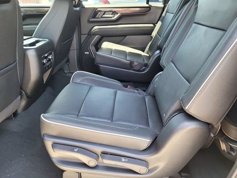New 2026 GMC Yukon XL Elevation w/ Elevation Premium Package RWD image 8