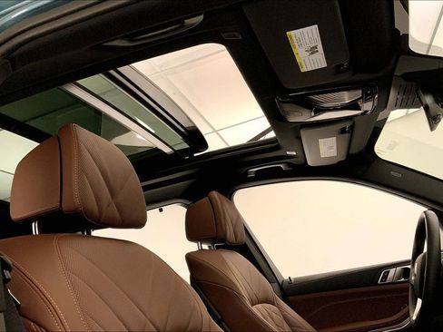 Used 2025 BMW X5 xDrive40i w/ Climate Comfort Package image 26