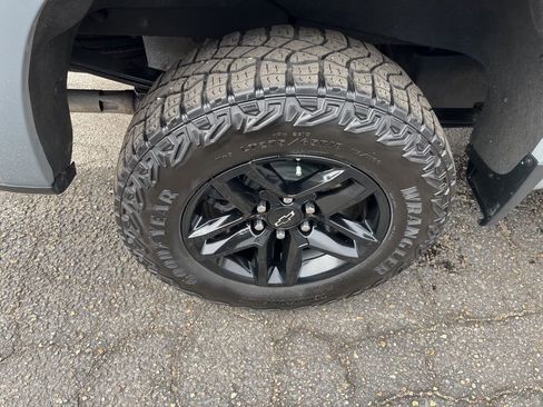 Used 2024 Chevrolet Silverado 1500 LT Trail Boss w/ LT Trail Boss Premium Package image 32