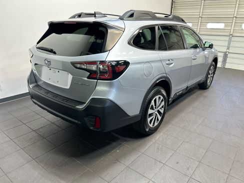 Used 2022 Subaru Outback Premium w/ Popular Package #1 AWD/4WD image 3