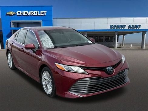 Used 2020 Toyota Camry XLE w/ Driver Assist Package FWD image 1