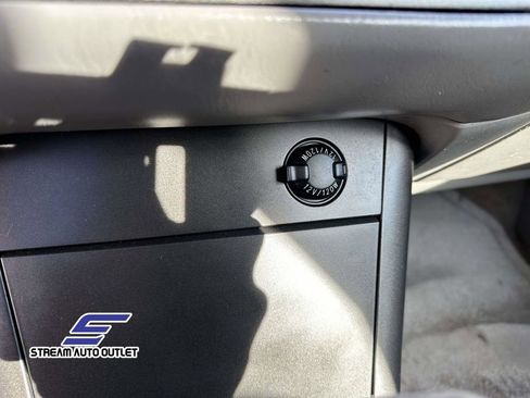 Used 2005 Toyota Camry LE image 22