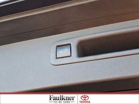 Certified 2023 Toyota Highlander L image 29