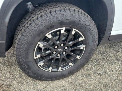 Used 2024 Chevrolet Traverse Z71 w/ Enhanced Driving Package image 5