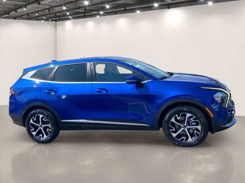 Certified 2023 Kia Sportage EX FWD image 9