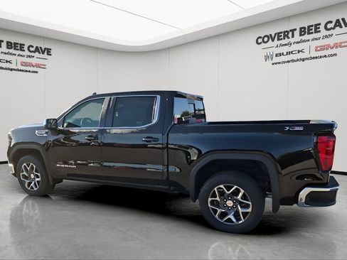 New 2026 GMC Sierra 1500 SLE image 6