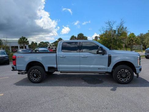 Used 2025 Ford F250 Platinum w/ FX4 Off-Road Package AWD/4WD image 8