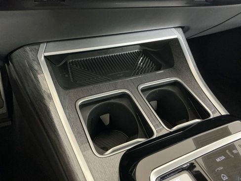 Certified 2023 BMW 740i image 15