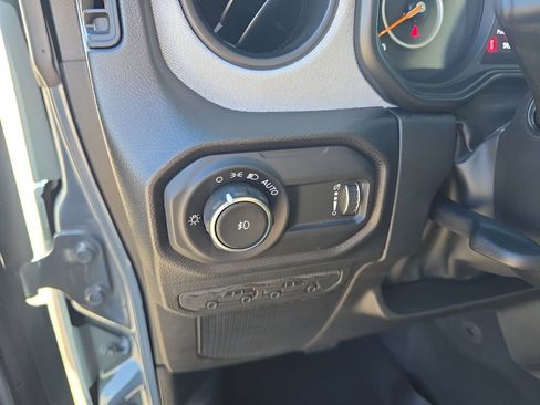 Used 2024 Jeep Wrangler Willys image 16