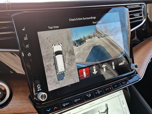 Certified 2022 Jeep Grand Wagoneer Series III image 22