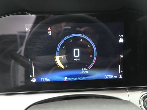Used 2025 Chevrolet Trax LT FWD image 13