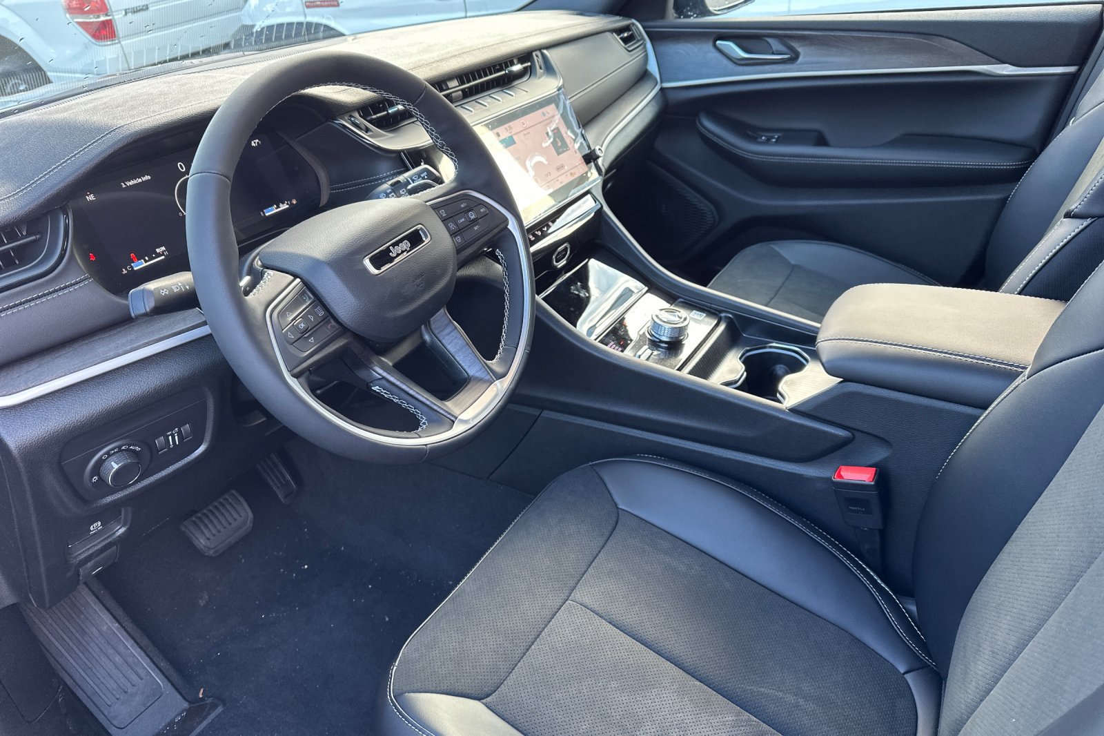 New 2026 Jeep Grand Cherokee Altitude AWD/4WD image 10