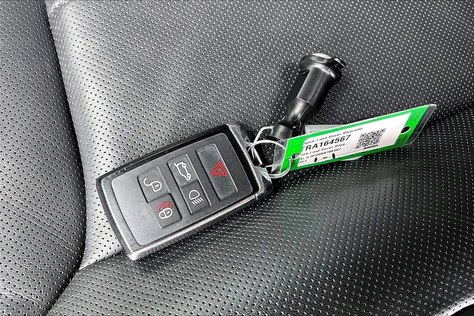 Used 2024 Land Rover Range Rover Sport Dynamic SE AWD/4WD image 11