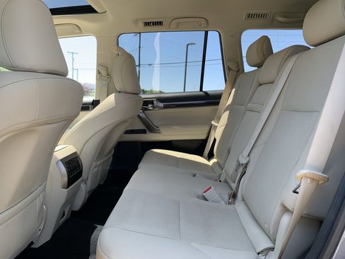 Used 2023 Lexus GX 460 Premium w/ Premium Package AWD/4WD image 32