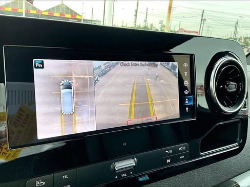 Used 2023 Mercedes-Benz Sprinter 2500 image 26