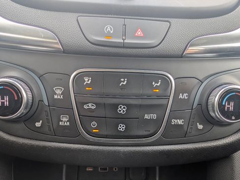 Used 2024 Chevrolet Equinox LT image 19