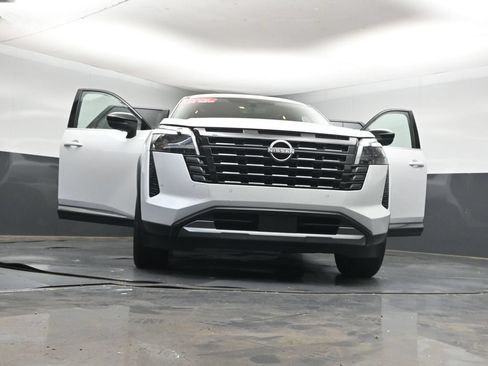 Used 2026 Nissan Pathfinder Platinum FWD image 48