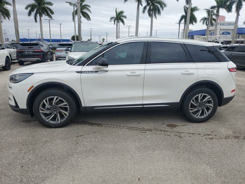 New 2025 Lincoln Corsair FWD image 3