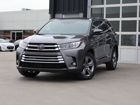 Used 2018 Toyota Highlander Limited AWD/4WD image 3