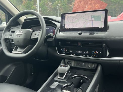 Certified 2026 Nissan Rogue SL AWD/4WD image 4
