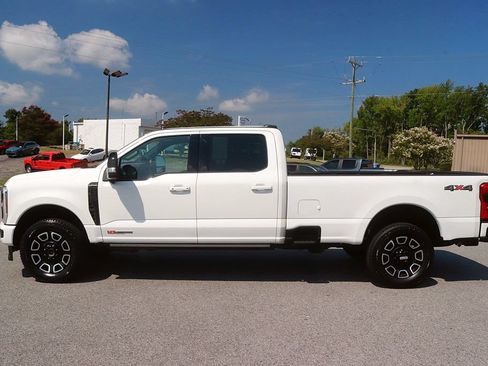 Used 2025 Ford F350 Platinum AWD/4WD image 4