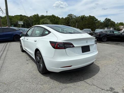 Used 2023 Tesla Model 3 Standard Range RWD image 3