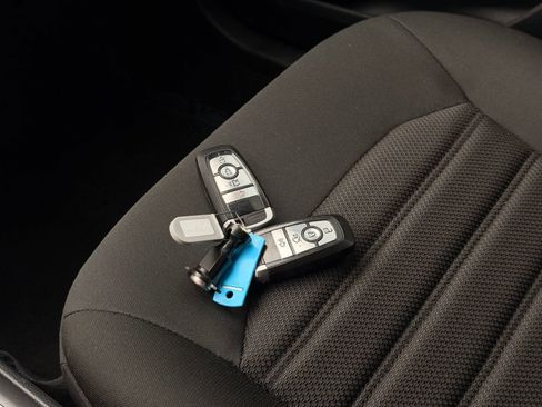 Used 2019 Ford Fusion SE FWD image 35
