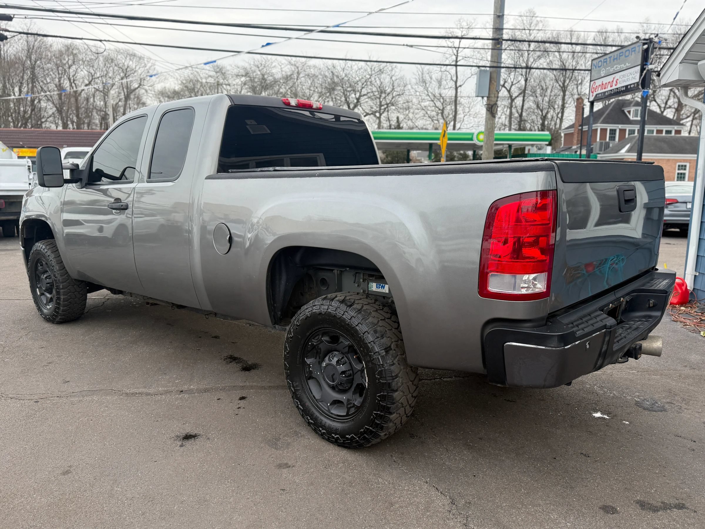 Used 2008 GMC Sierra 2500 SLE w/ SLE2 Preferred Package AWD/4WD image 4