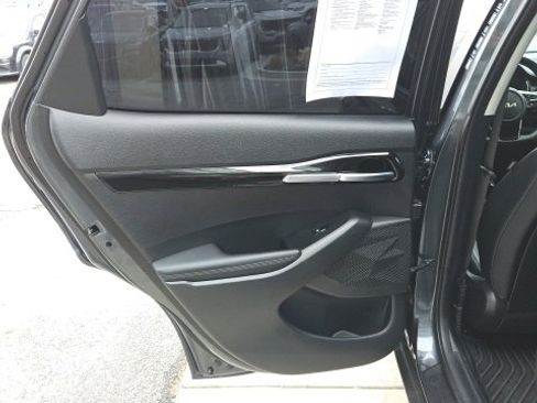 Certified 2023 Kia Seltos SX w/ SX Sunroof Package image 20