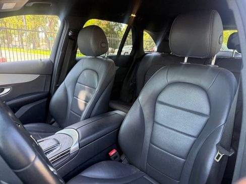 Used 2022 Mercedes-Benz GLC 300 image 3