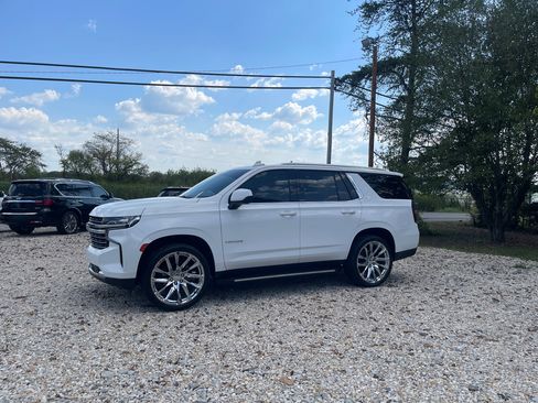 Used 2021 Chevrolet Tahoe LT image 2
