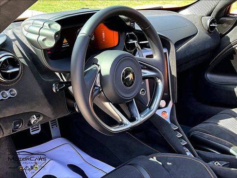 Used 2026 McLaren 750S Spider RWD image 12