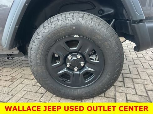 Used 2025 Jeep Wrangler Sport AWD/4WD image 11