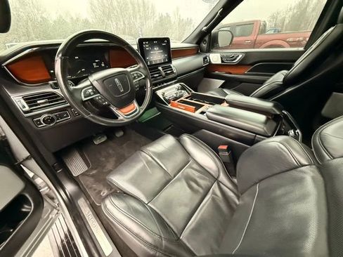 Used 2019 Lincoln Navigator L Reserve image 16