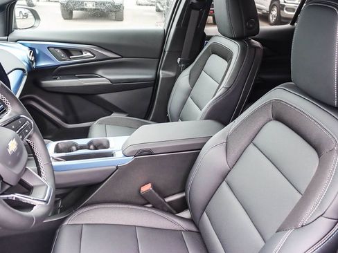 New 2026 Chevrolet Equinox EV LT image 16