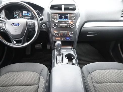 Used 2019 Ford Explorer XLT AWD/4WD image 21