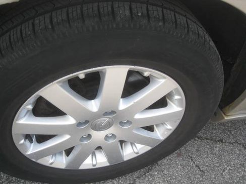 Used 2014 Chrysler Town & Country Touring FWD image 37