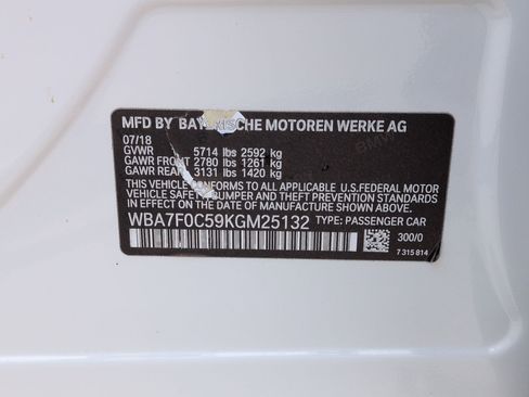 Used 2019 BMW 750i w/ M Sport Package RWD image 32