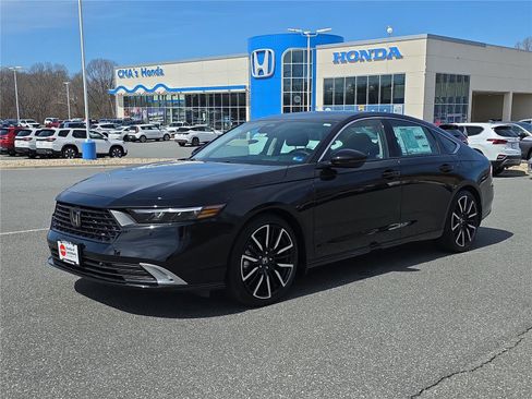 New 2026 Honda Accord Touring image 2