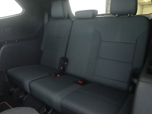 Used 2025 GMC Acadia AT4 w/ Luxury Package AWD/4WD image 28