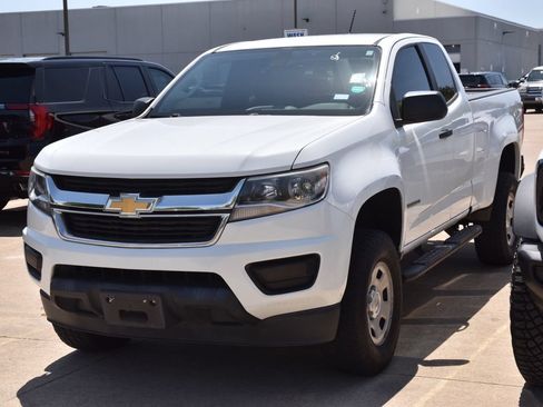Used 2017 Chevrolet Colorado W/T RWD image 2
