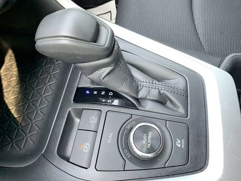 Certified 2025 Toyota RAV4 LE AWD/4WD image 25