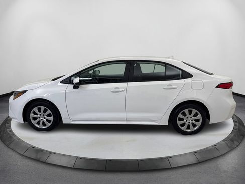 Used 2026 Toyota Corolla LE FWD image 9