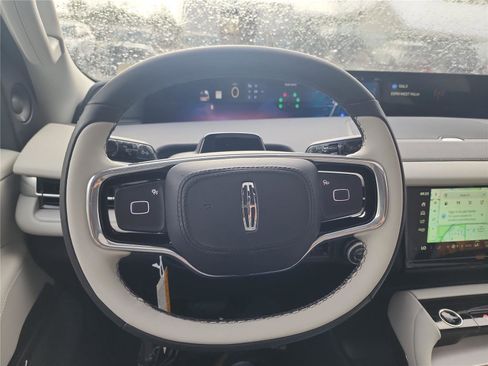 New 2026 Lincoln Navigator Reserve AWD/4WD image 34