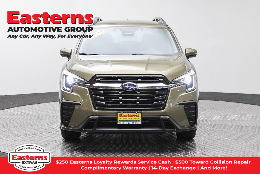 Used 2023 Subaru Ascent Premium w/ Convenience Package AWD/4WD image 3